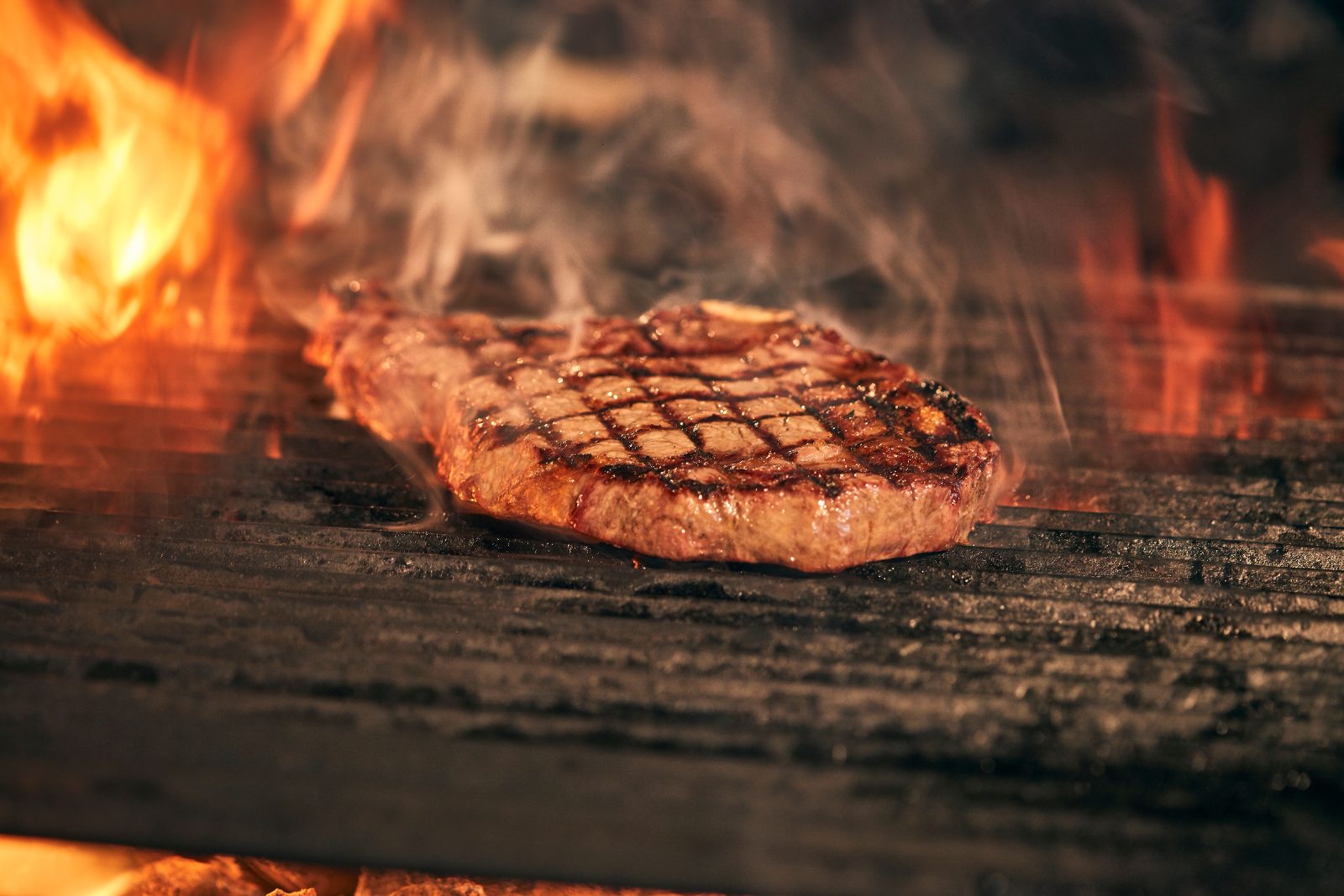 Entrecôte grillée à la flamme